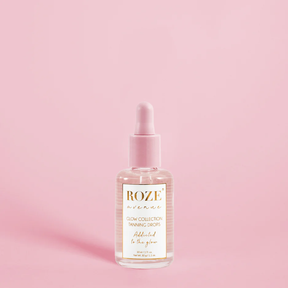 Roze Avenue Tanning Drops verfrissen en verzorgen jouw bruine teint. Onweerstaanbare glans voor gezicht en lichaam. Makkelijk te mengen met huidverzorging.