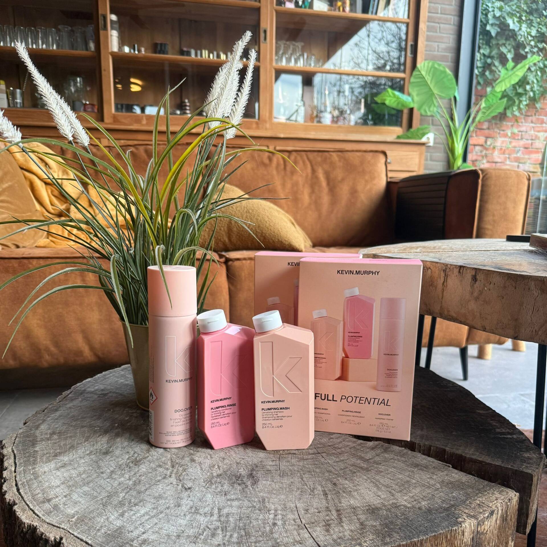 Moederdag Cadeau Box is perfect voor iedereen die mooi, zacht en glanzend haar vol volume wil, het stevig aanvoelt zonder te plakken.